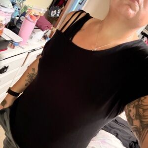 ✨Torrid Off-the-Shoulder Tank – Size 2 ✨